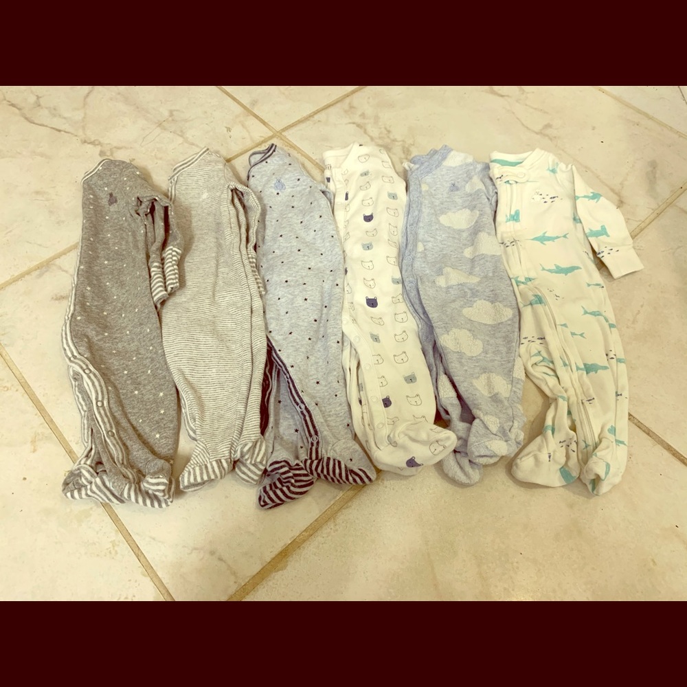 Bundle of 6 0-3 baby GAP footed sleepers EUC